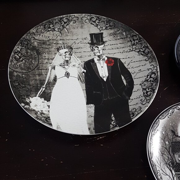 Handmade 3 Tier Black Cake Stand for Spooky Halloween Party Decor Serving Tray - Picture 9 of 13